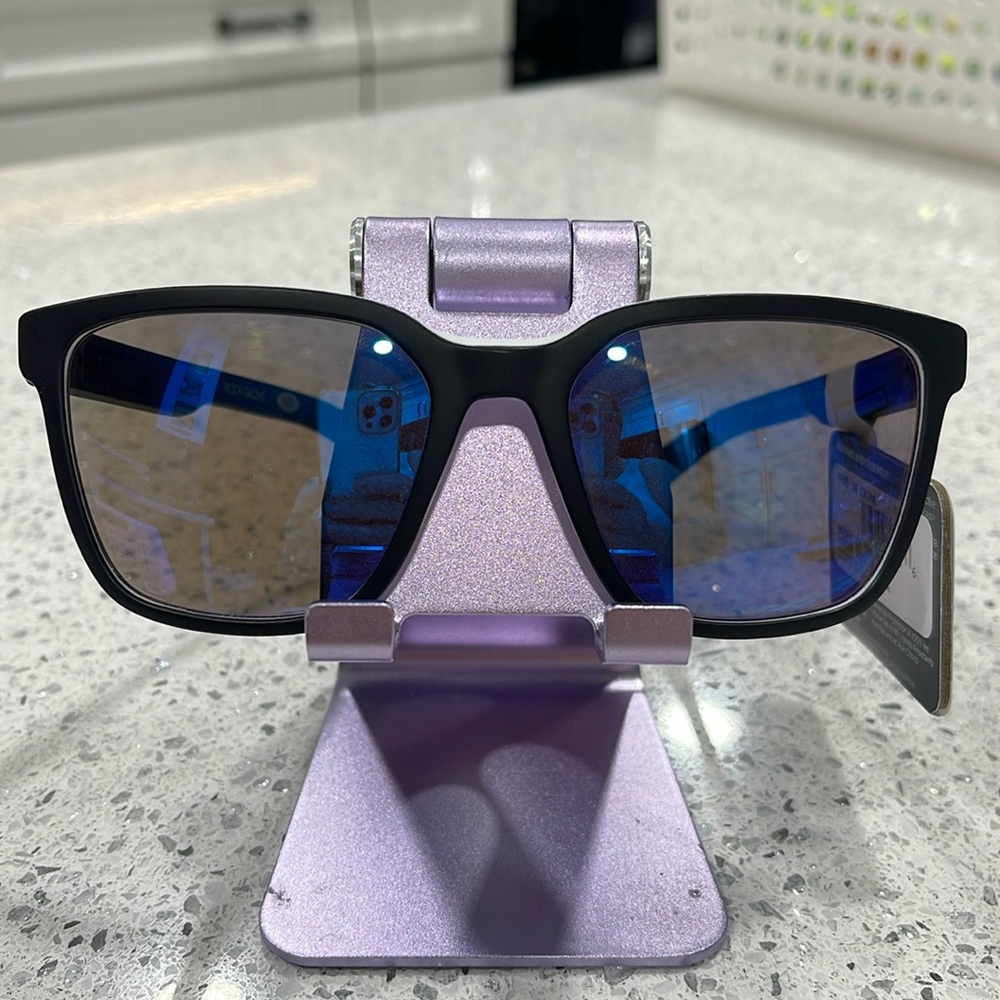 NWT BODY GLOVE SPORT WOMENS SUNGLASSES BLACK & WHITE LIGHT BLUE TINT LENSES